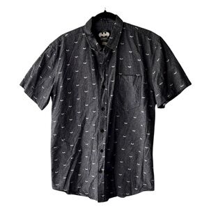 Batman Button Up Shirt Mens Size L Gray Bat Wing DC Comics EUC Collectables
